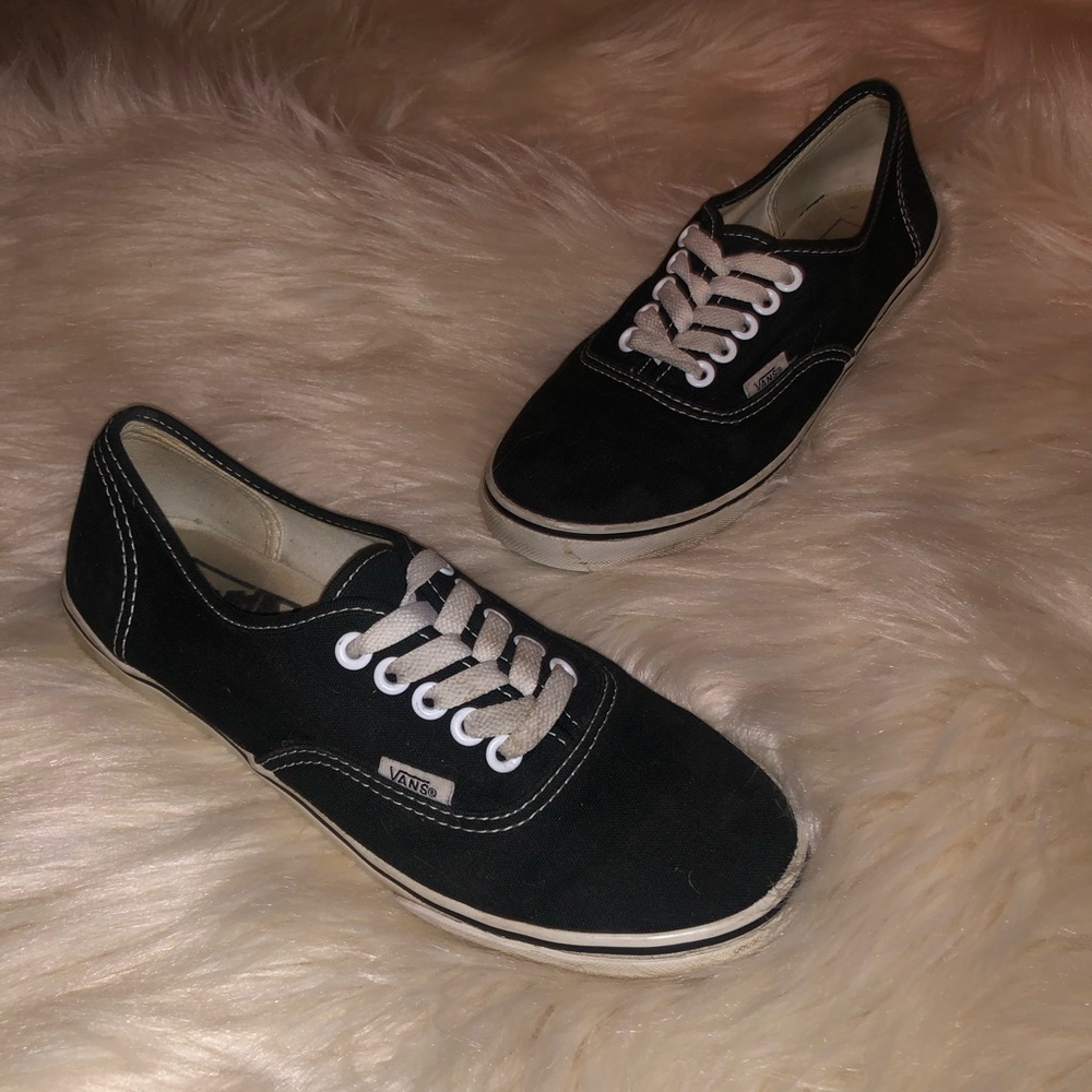Vans size 7 low profile black
